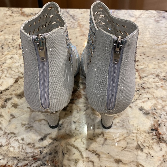 Silver Pierre Dumas Ciara High Heel Womens Shoes Size 11 Zipper - Picture 3 of 4